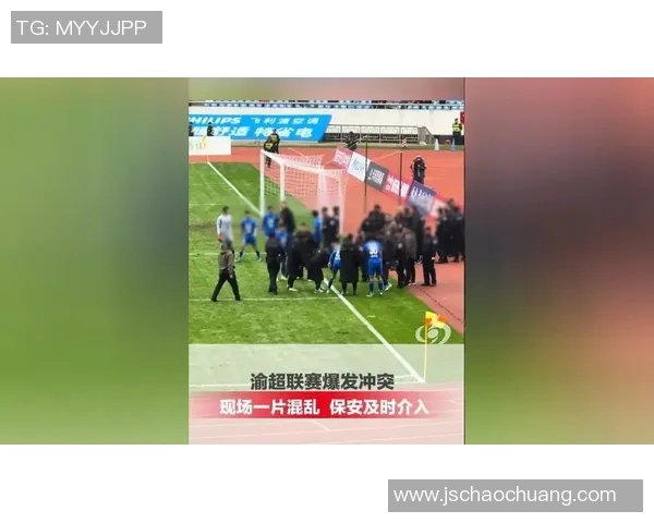 足球明星在比赛中因裁判判罚不满怒斥球场引发热议与争议